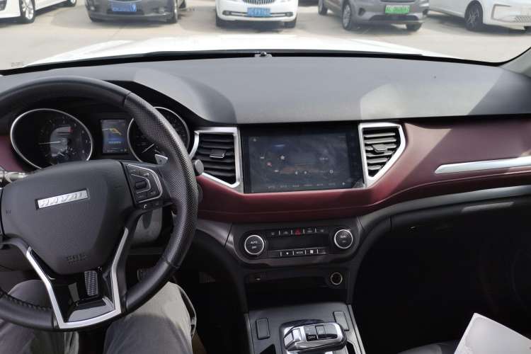 Used Haval H6 Coupe 2019 1.5T Automatic Two-Wheel Drive Elite Version China VI Standard Center Console