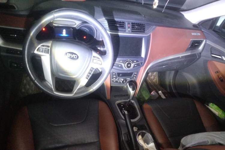 Used BYD G5 2014 1.5TID Automatic Prestige Model
