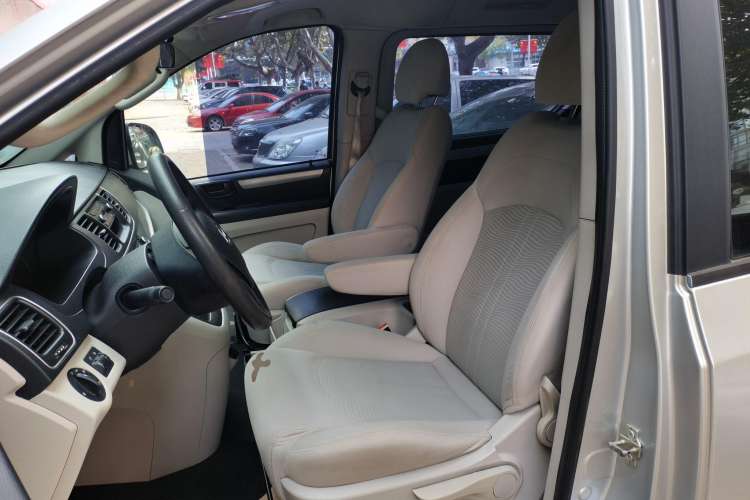 Used SAIC MAXUS G10 2014 2.0T Automatic Elite Edition
