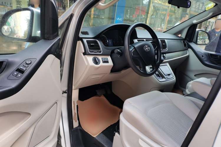 Used SAIC MAXUS G10 2014 2.0T Automatic Elite Edition
