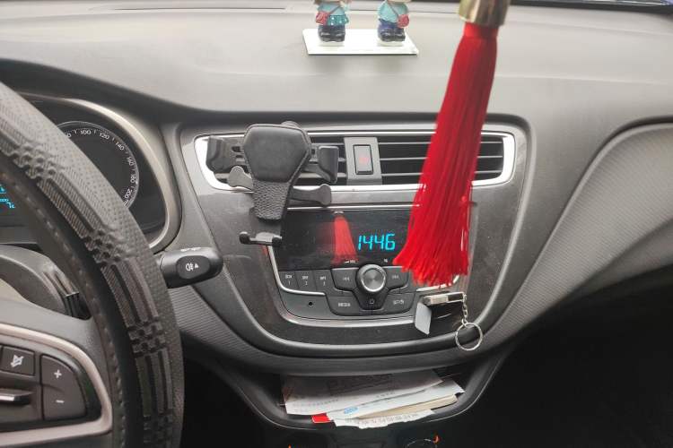 Used Chevrolet Lova RV 2016 1.5L Automatic Smart Drive Edition Audio And AC Panel