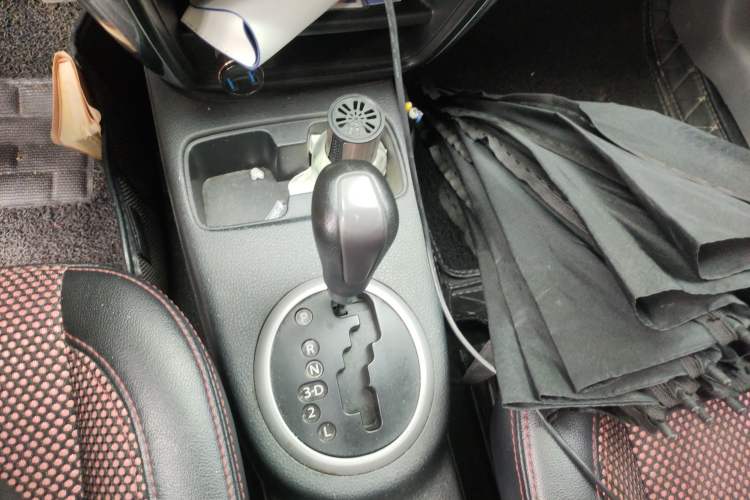 Used Suzuki SX4 2010 Hatchback 1.6L Automatic Champion Limited Edition Gear Lever