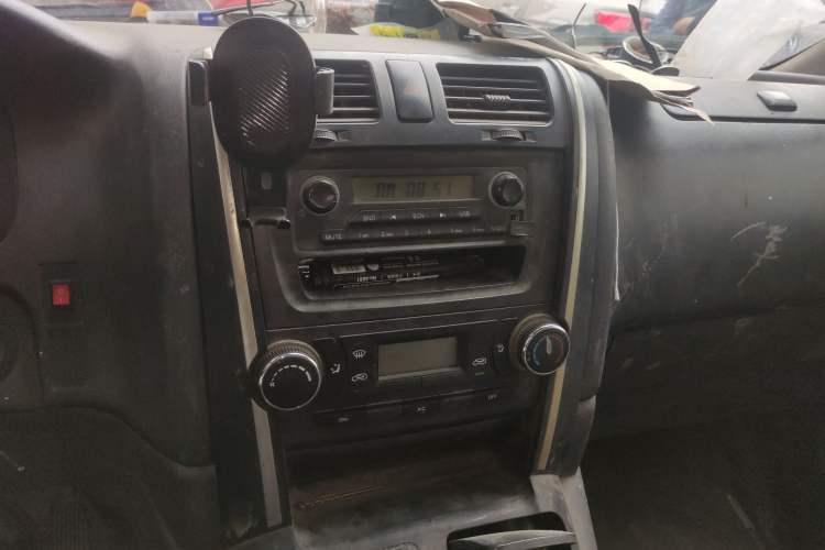 Used Jinbei Express 2017 2.0L Standard Version V19