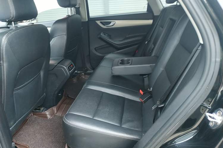 Used Zotye SR7 2016 1.5T Manual Cube Road Edition China V Standard