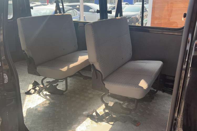 Used Jinbei Express 2018 2.0L Standard Version V19