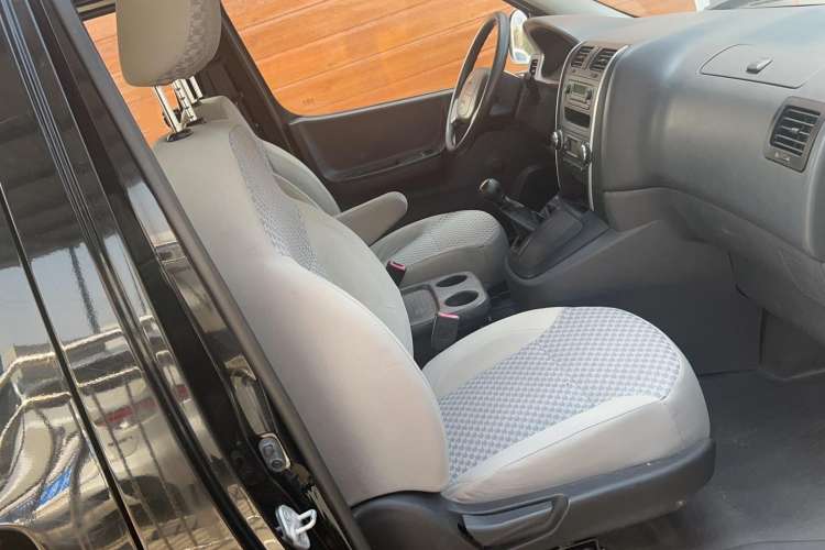 Used Jinbei Express 2018 2.0L Standard Version V19