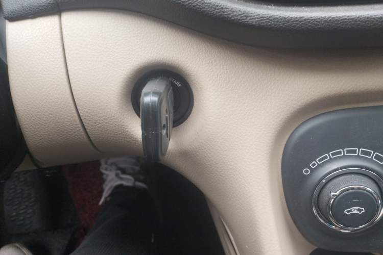 Used Fiat Viaggio 2012 1.4T Automatic Enjoyment Edition
