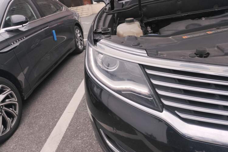 Used Lincoln MKX 2017 2.0T Two-Wheel Drive Deluxe Edition