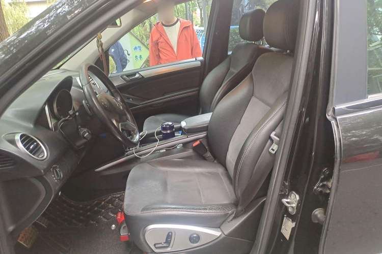 Used Mercedes-Benz M-Class 2008 ML 350 4MATIC Dynamic Model Left Front Seat