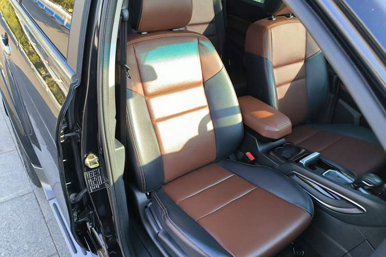 Used JMC Yusheng S350 2016 2.0T Automatic All-Wheel Drive Gasoline Luxury Edition 5 Seats