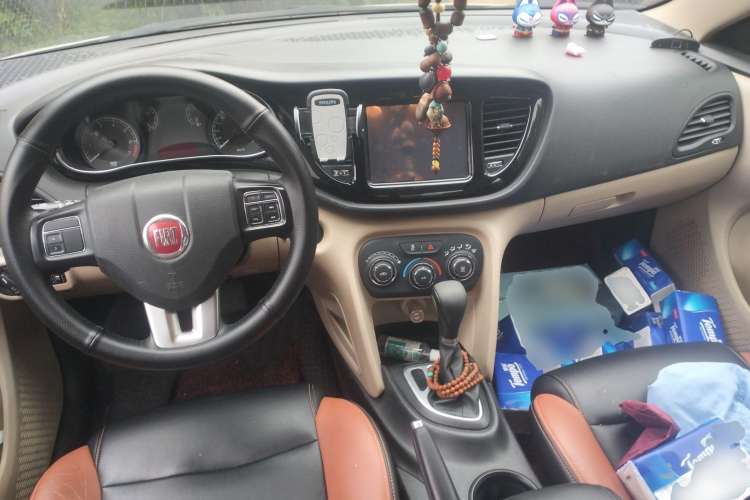 Used Fiat Viaggio 2012 1.4T Automatic Enjoyment Edition
