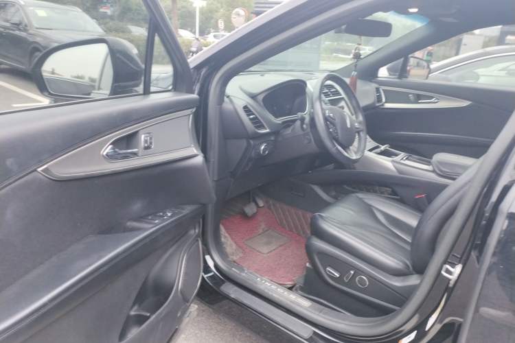 Used Lincoln MKX 2017 2.0T Two-Wheel Drive Deluxe Edition