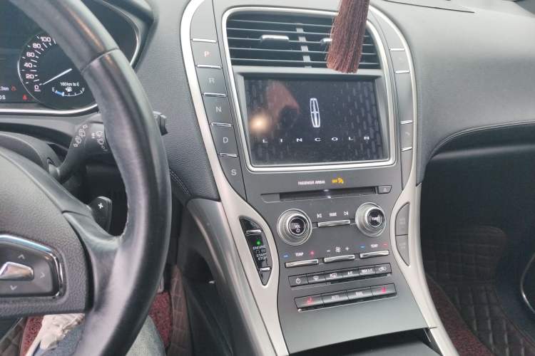 Used Lincoln MKX 2017 2.0T Two-Wheel Drive Deluxe Edition