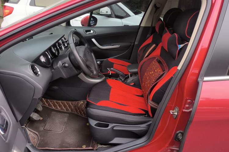 Used Peugeot 408 2011 2.0L Manual Luxury Edition
