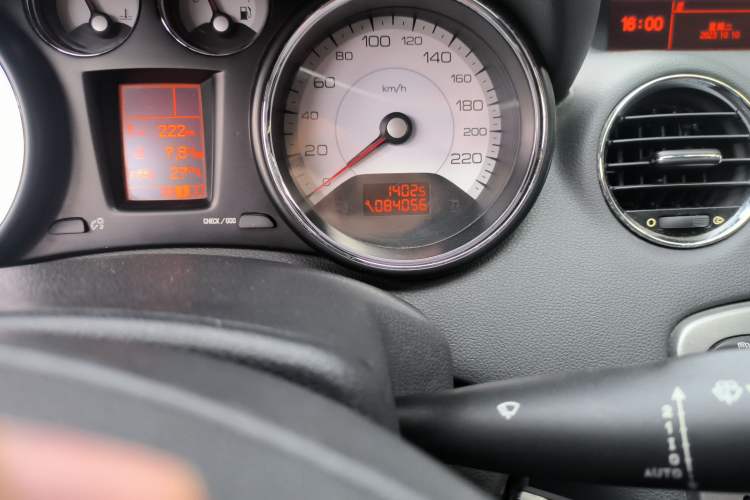 Used Peugeot 408 2011 2.0L Manual Luxury Edition
