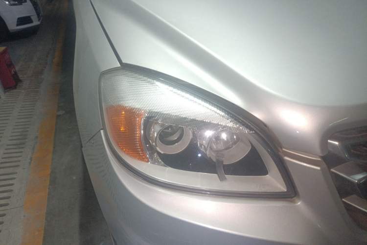 Used JAC T6 2018 2.0T Diesel China V Standard Four-Wheel Drive Luxury Version with Extended Wheelbase HFC4DB2-1D1