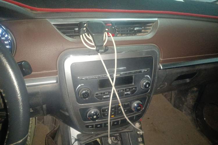 Used JAC T6 2018 2.0T Diesel China V Standard Four-Wheel Drive Luxury Version with Extended Wheelbase HFC4DB2-1D1