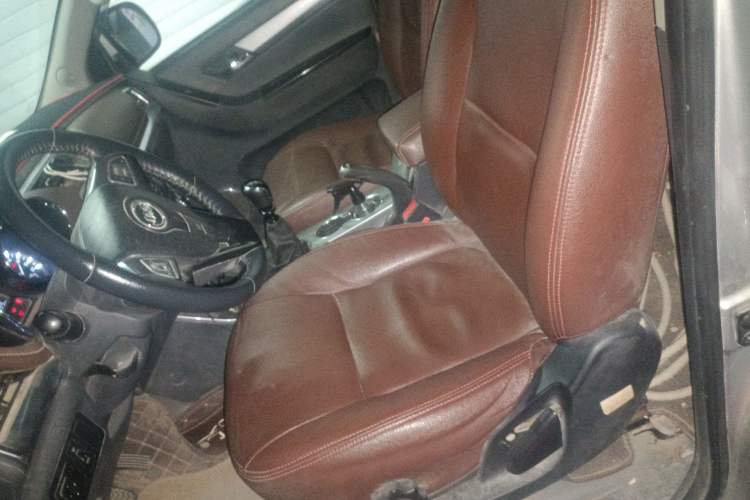 Used JAC T6 2018 2.0T Diesel China V Standard Four-Wheel Drive Luxury Version with Extended Wheelbase HFC4DB2-1D1