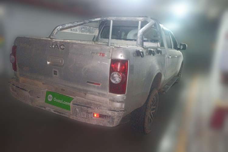 Used JAC T6 2018 2.0T Diesel China V Standard Four-Wheel Drive Luxury Version with Extended Wheelbase HFC4DB2-1D1