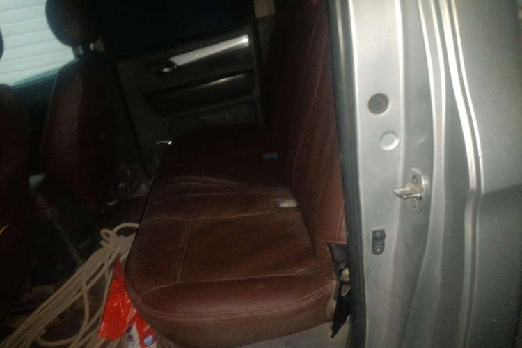 Used JAC T6 2018 2.0T Diesel China V Standard Four-Wheel Drive Luxury Version with Extended Wheelbase HFC4DB2-1D1