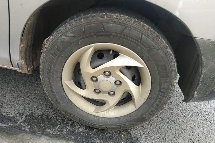 Used JAC Refine 2015 2.0L Shuttle Gasoline Long-Wheelbase Standard Version HFC4GA3-3D
