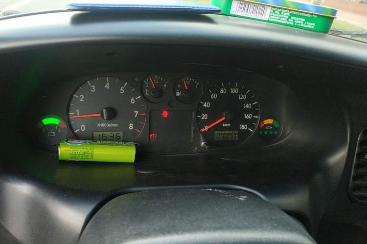 Used JAC Refine 2015 2.0L Shuttle Gasoline Long-Wheelbase Standard Version HFC4GA3-3D
