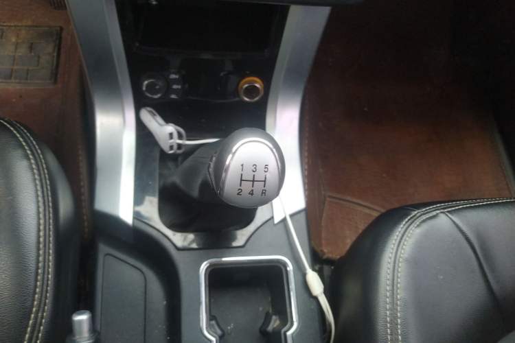 Used Leopaard Q6 2015 2.4L Manual 4x4 Excellence Edition Gear Lever