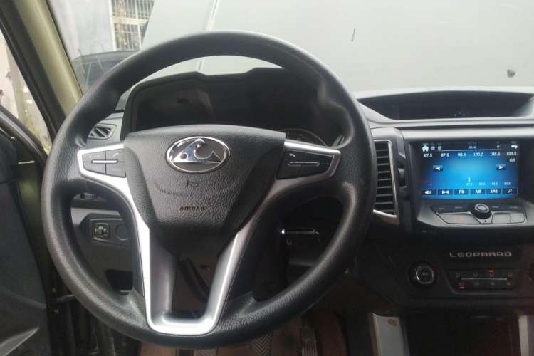 Used Leopaard Q6 2015 2.4L Manual 4x4 Excellence Edition Steering Wheel