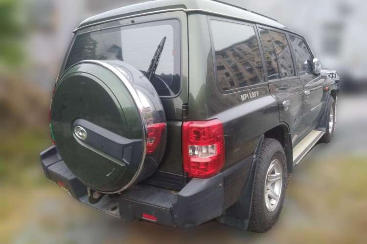 Used Leopaard Q6 2015 2.4L Manual 4x4 Excellence Edition Rear Right 45 Deg