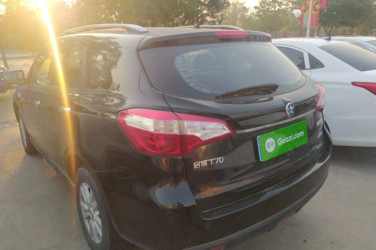 Used Venucia T70 2015 2.0L CVT Smart Choice Edition
