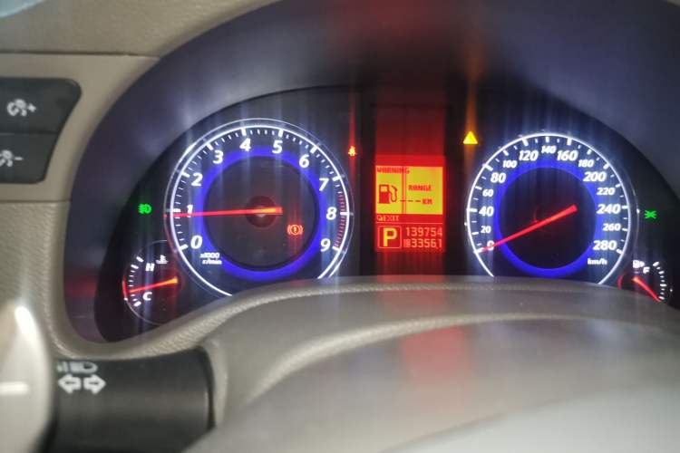 Used Infiniti G Series 2009 G37 Odometer Close Up