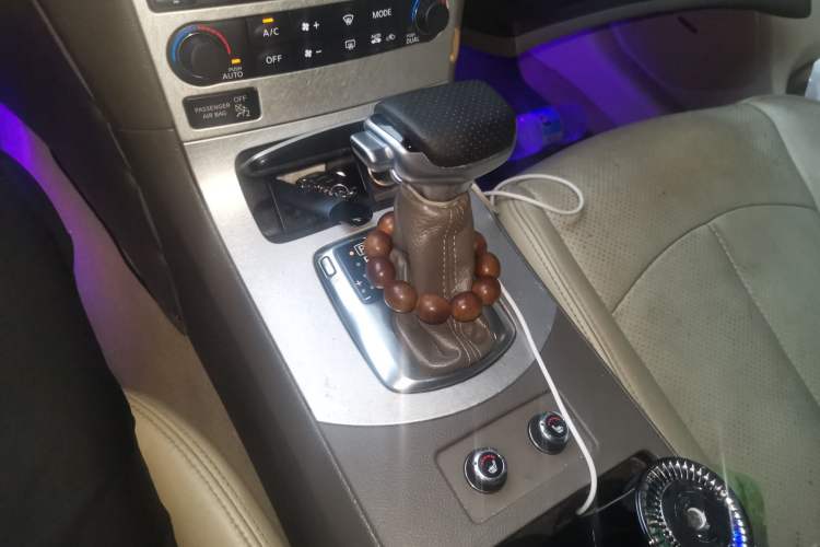 Used Infiniti G Series 2009 G37 Gear Lever