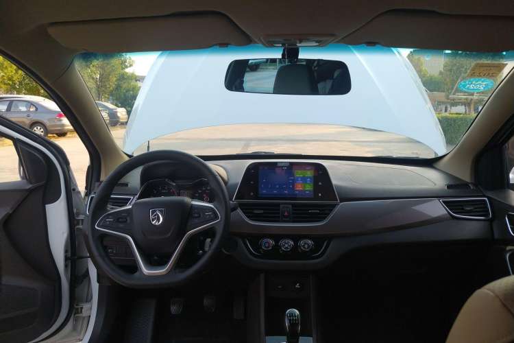 Used Baojun 310W 2017 1.5L Manual Fashion Edition China VI
