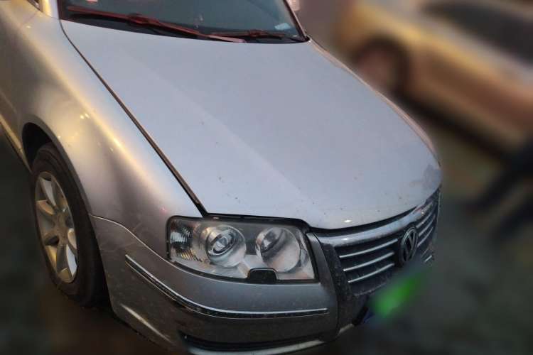 Used Volkswagen Passat 2009 2.0L MFI Manual Luxury Edition
