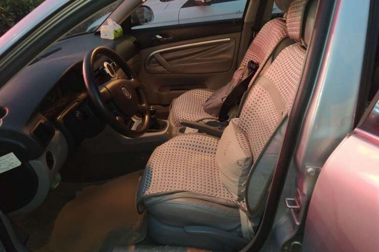 Used Volkswagen Passat 2009 2.0L MFI Manual Luxury Edition
