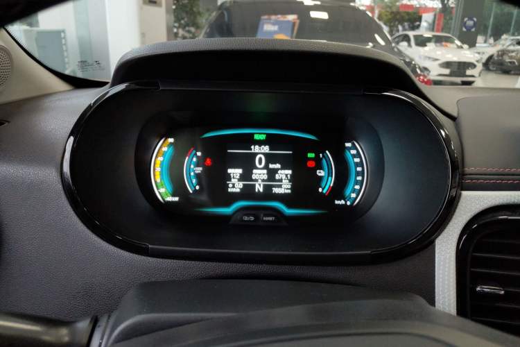 Used Chery New Energy Little Ant 2022 Restyled Version Sweet Pink Edition Half-Sugar Version 28.8 kWh 30 kW 301 km