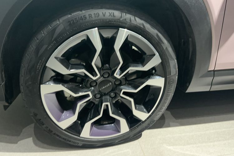 Used Lynk & Co 06 EM-P 2022 PHEV Shero Pink Special Edition