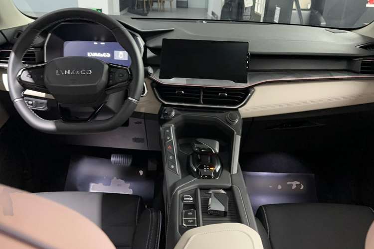 Used Lynk & Co 06 EM-P 2022 PHEV Shero Pink Special Edition