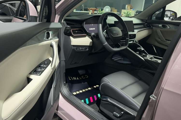 Used Lynk & Co 06 EM-P 2022 PHEV Shero Pink Special Edition