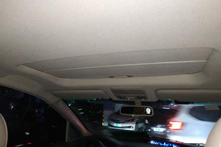 Used BYD M6 2013 2.4L Automatic Luxury Model
