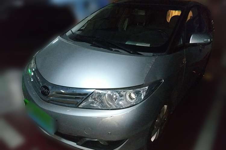 Used BYD M6 2013 2.4L Automatic Luxury Model