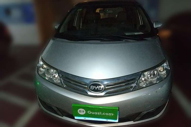 Used BYD M6 2013 2.4L Automatic Luxury Model
