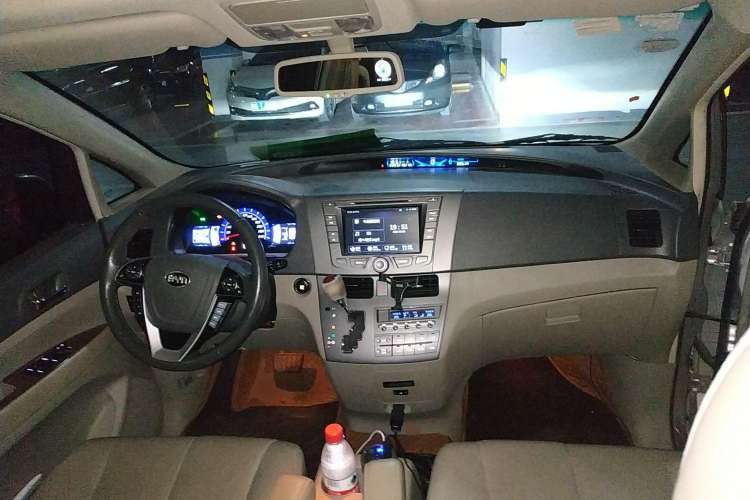 Used BYD M6 2013 2.4L Automatic Luxury Model
