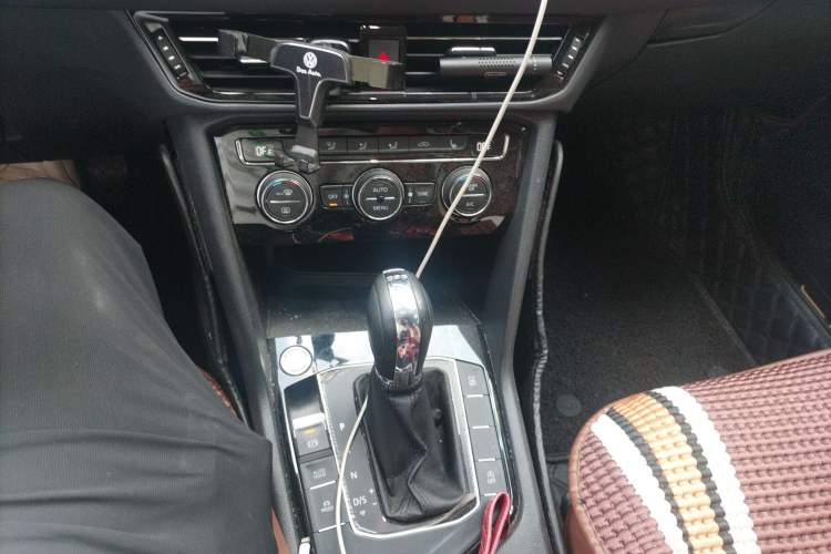 Used Volkswagen Tharu 2019 280TSI Two-Wheel Drive Luxury Version China VI Standard