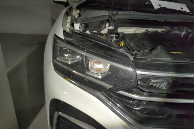 Used Volkswagen Tayron X 2020 330TSI Two-Wheel Drive Luxury Smart Connectivity Version Right Front Headlight