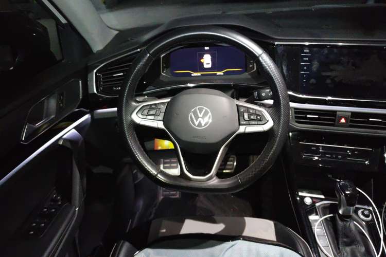 Used Volkswagen Tayron X 2020 330TSI Two-Wheel Drive Luxury Smart Connectivity Version Steering Wheel