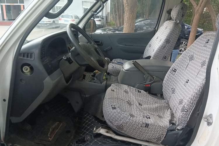 Used Jinbei Hiace 2014 2.0L Fifth-Generation Xiangyun Comfort Type 1 4G20C