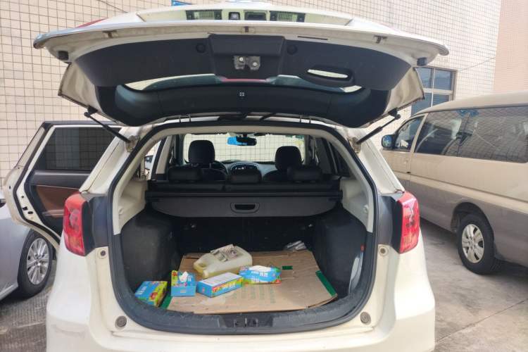 Used GAC Trumpchi GS5 Super 2016 1.8T Automatic Two-Wheel Drive Anniversary Edition Trunk