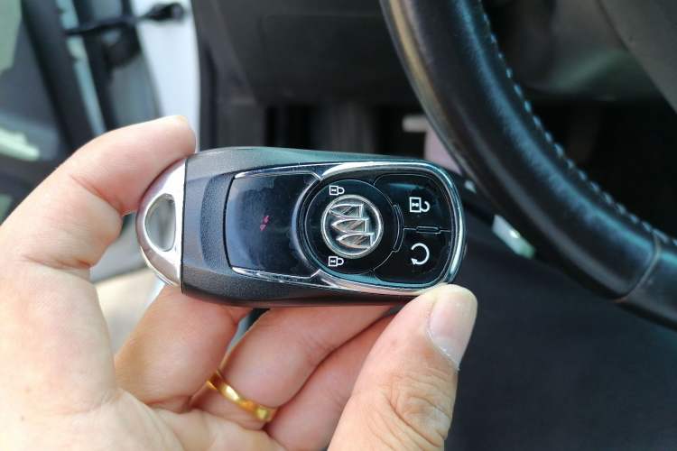 Used Buick VELITE 5 2017 Stylish Extended-Range Model