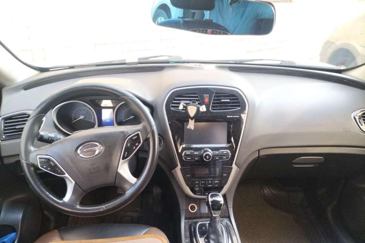 Used GAC Trumpchi GS5 Super 2016 1.8T Automatic Two-Wheel Drive Anniversary Edition Center Console